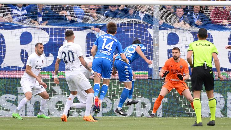 Il colpo di testa vincente di Andrea Cistana: 2-0 per il Brescia