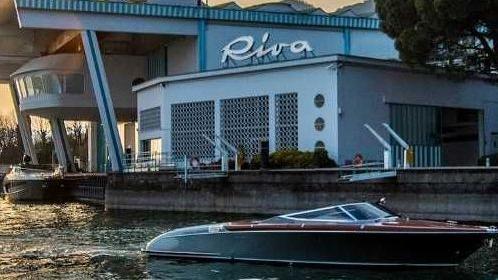Una veduta dal lago della Riva, storica azienda protagonista nel mondo