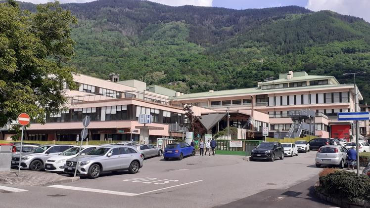 L’ospedale di Edolo torna al centro di timori di tagli e polemiche sui servizi
