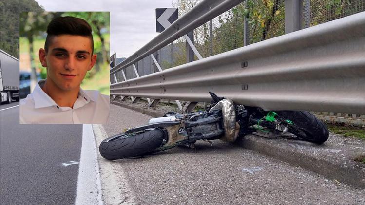 Francesco Nico Parisi è caduto con la sua moto a Barghe ed è morto al Civile