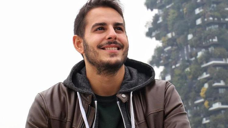 Il quasi trentenne Stefano Maiolica
ha deciso di lasciare 
la sua terra nel 2016 
e oggi dà consigli sulla vita milanese