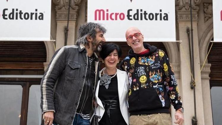 Con la direttrice Massimo Cotto e Omar Pedrini un anno fa a Chiari assieme a Daniela Mena
