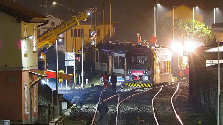 Disastro sfiorato Il treno deragliato vicino alla stazione di Iseo il 10 dicembre