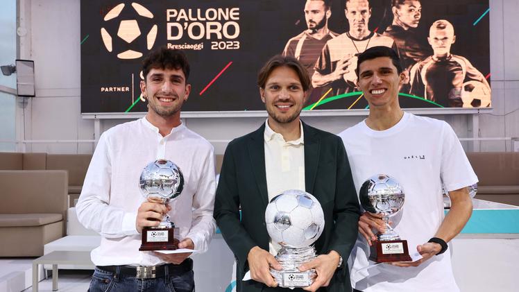 L’ultimo podio Luca Signorini, Marco Negrello  e Francesco Ravazzolo:  i primi tre classificati nel Pallone d’Argento 2023