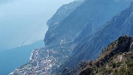 Cima Mughera Da qui si domina dall’alto il lago di Garda