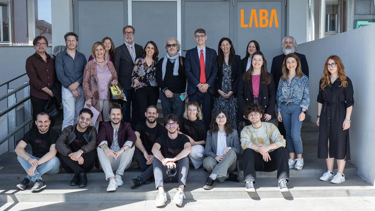 Foto di gruppo alla Laba per la presentazione di “Labadabajazz!
