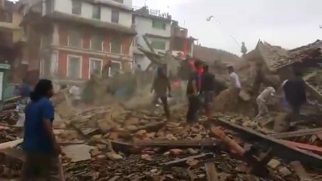 Nepal, terremoto colpisce Kathmandu: danni e caos nella capitale