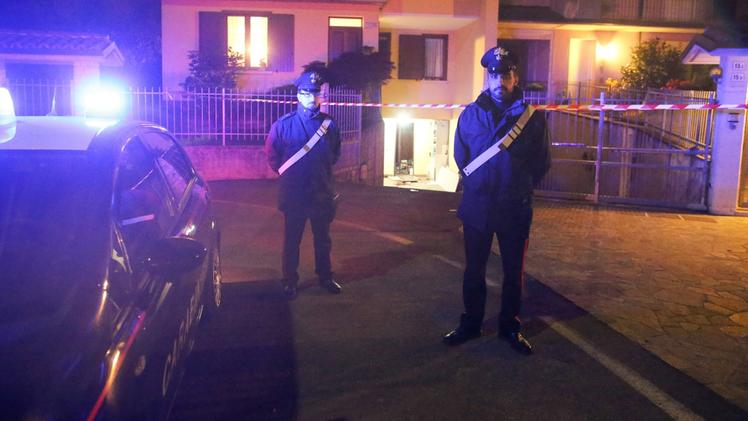 I carabinieri hanno isolato la zona teatro dell’esplosione di giovedì sera FOTOLIVE/SIMONE VENEZIA 