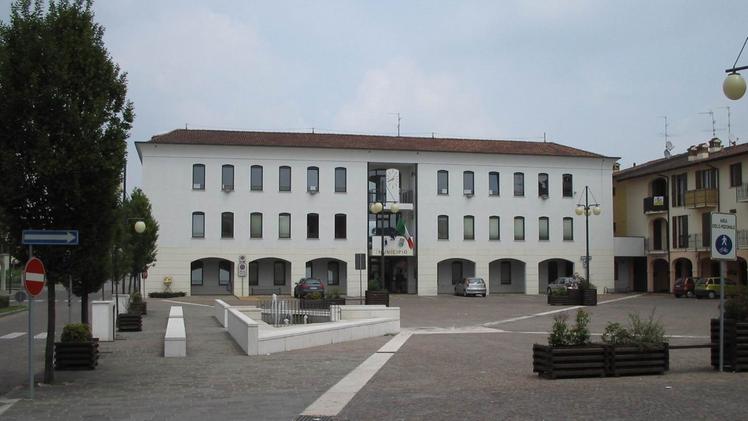 Il palazzo comunale di Comezzano Cizzago: servizi sotto la lente 