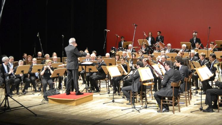 La Filarmonica Isidoro Capitanio durante un’esibizione: il complesso bandistico cittadino è composto da ottanta  strumentisti 