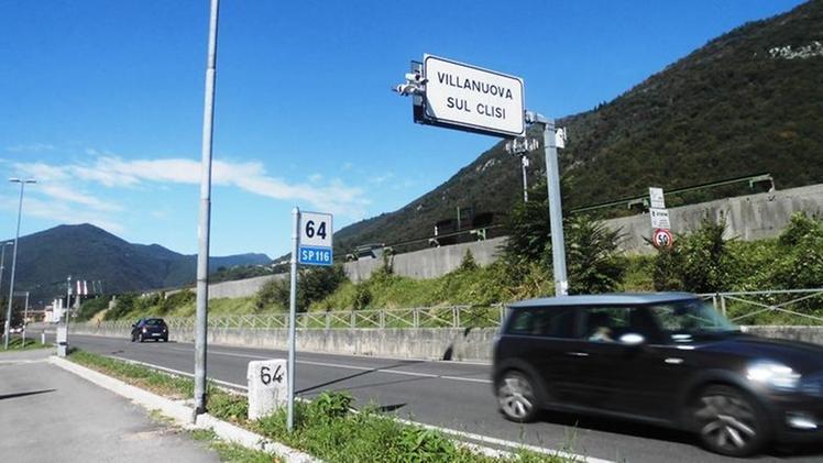 Una delle due postazioni che vegliano sugli ingressi al centro abitatoL’accesso a Villanuova arrivando dalla Valsabbia e dal lago di Garda adesso è videosorvegliato