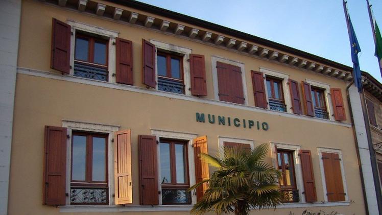 Il municipio di Toscolano Maderno: il centrodestra guarda al 2018