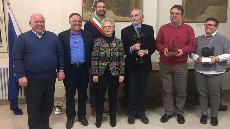 Malegno: i destinatari del premio col sindaco Paolo Erba