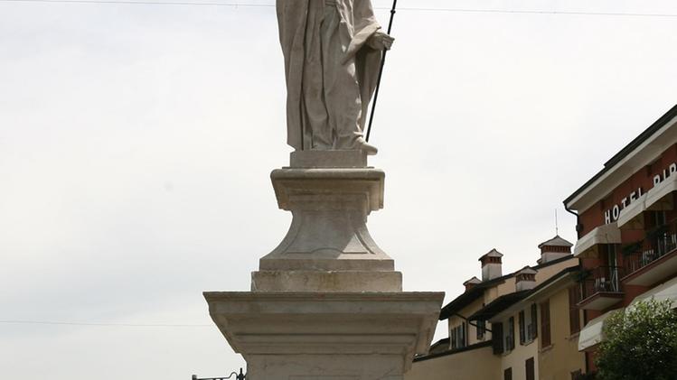 La statua di Sant’Angela Merici