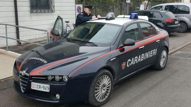 I carabinieri hanno smantellato una batteria di ladri albanesi responsabile di furti in tutto il Nord Italia Ernest Skenderi è finito in cella La Fiat Bravo rossa sulla quale Skenderi è stato fermato a Rovato