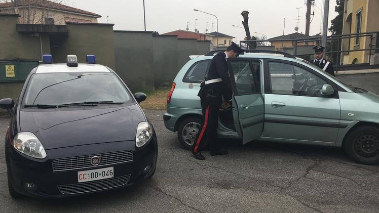 L’auto della coppia  è stata posta sotto sequestro dai carabinieri 