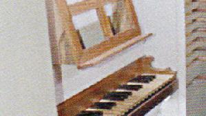La tastiera dello strumento prima e dopo il delicato restauroL’organo della chiesa di San Lorenzo di Castrezzone: dopo 50 anni di silenzio è tornato a cantare