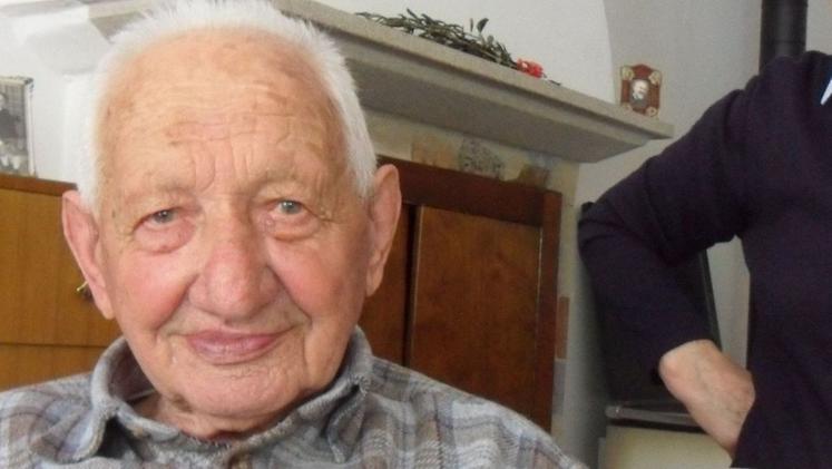 Giacomo Vivenzi brinda ai 104 anni
