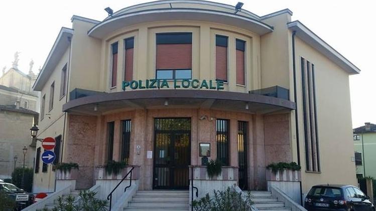 La centrale operativa della polizia locale di Gottolengo e GambaraLa sede della polizia locale di Montichiari: è polemica sul bando per la videosorveglianza