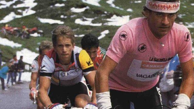 Roberto Visentini in maglia rosa: suo il successo nel Giro d’Italia del 1986
