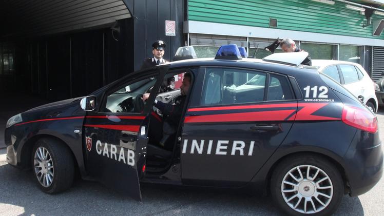 I carabinieri stanno indagando sulla rapina nella sala slot 