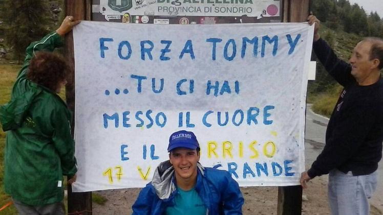 Tommaso «Tommy» Foppoli durante il suo viaggio umanitario  