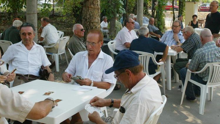 Centri anziani: a Corte Franca fa discutere il «taglio» delle sedi