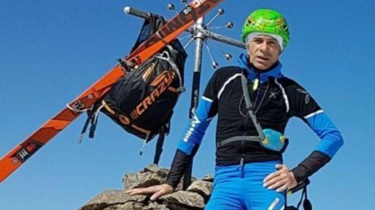 La salma di Tullio Trentini riportata a valle  dagli operatori del Soccorso alpino: il 54enne di  Corteno Golgi  è morto durante un’escursione Tullio Trentini aveva 54 anni 
