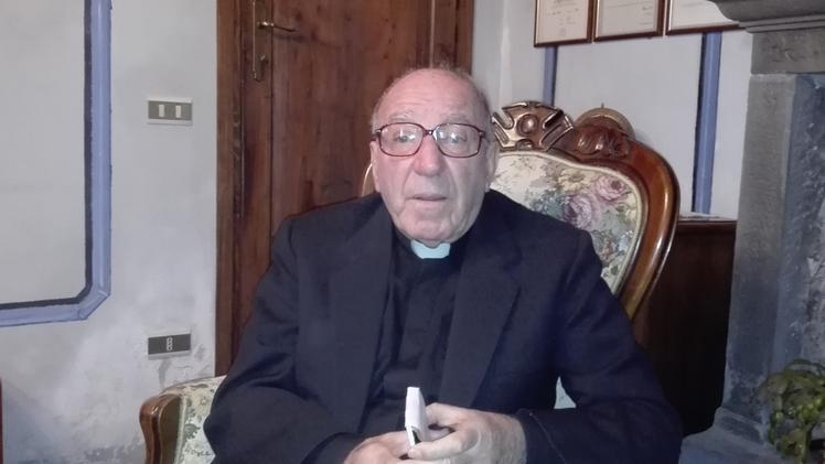 Don Angelo Veraldi, 85 anni, in questi giorni a Passirano