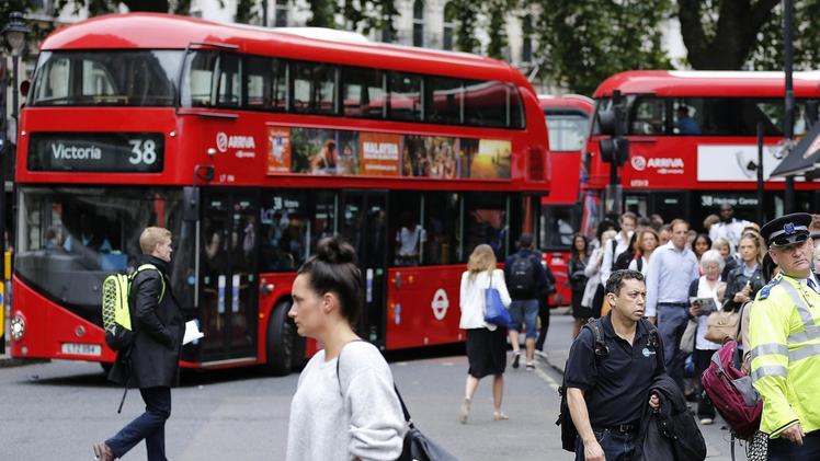 I leggendari autobus di Londra: porteranno il marchio del Garda