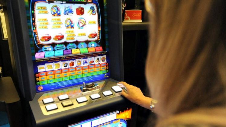 Slot machines e videopoker: incentivi agli esercenti per eliminarli