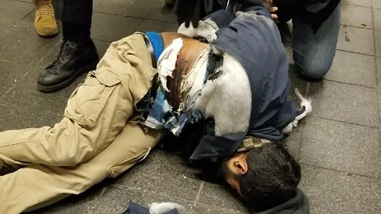 L'attentatore ferito (New York Post Photo)