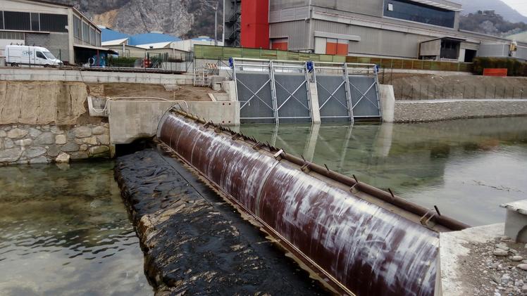 I manufatti della centralina idroelettrica di Cividate Un altro scorcio dell’impianto finito nel mirino delle opposizioni 