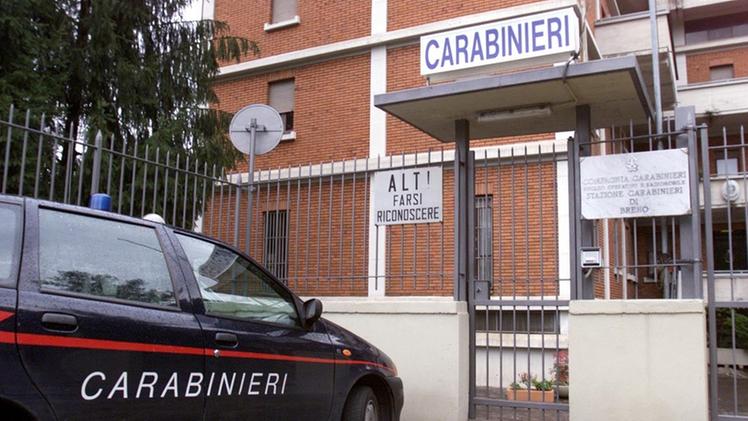 L’ingresso della caserma di Breno:  presto l’edificio potrà ospitare anche i carabinieri donna