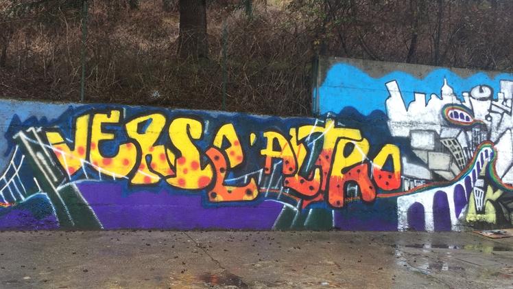 Il murales contro il razzismo realizzato dai ragazzi di Marcheno