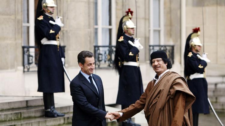 Sarkozy con Gheddafi
