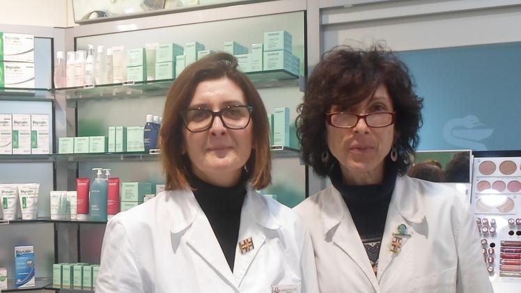Le farmaciste Sonia Ghidini e Gianna Marchesan 