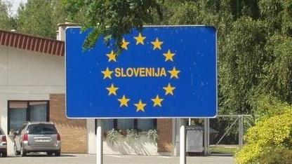Le automobili o i camper presi a noleggio venivano fatti  espatriare attraverso la frontiera slovena prima di sparire nel nulla in Serbia 