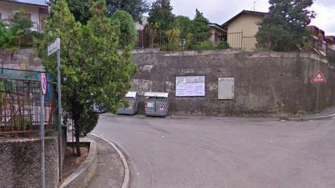 Il piazzale di via Massimo D’Azeglio di rimpetto al cimitero unicoLa zona di Fontana nella quale saranno ricavati i nuovi parcheggi