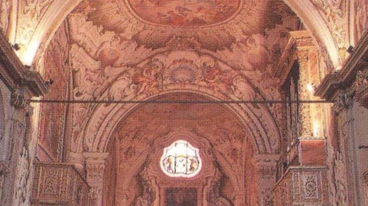 Il chiostro grande, un luogo di indescrivibile e spirituale  bellezzaUna delle facciate del complesso, sottoposto al paziente restauroLa splendida navata affrescata