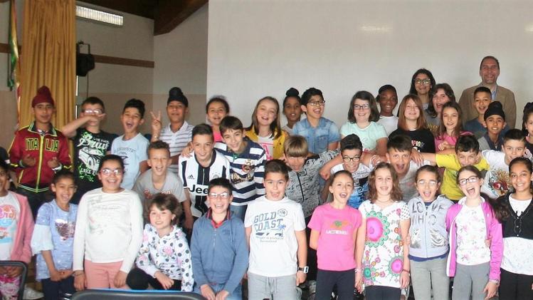 I bambini delle classi quarte della scuola elementare di S. Paolo