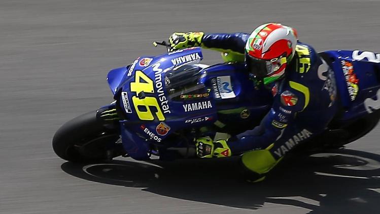 Valentino Rossi in sella alla sua Yamaha durante le qualificazioni
chiue con la pole position del Gran Premio MotoGp
in programma
oggi al Mugello 
