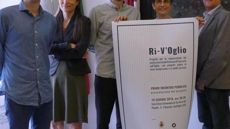 Il gruppo di lavoro del progetto «Ri-v’Oglio» di Palazzolo
