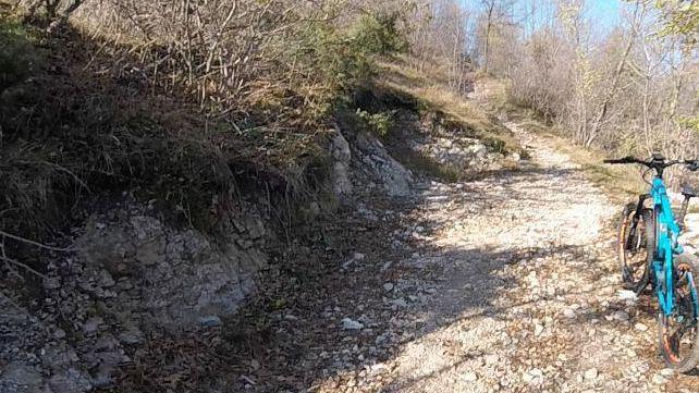 Il «vertice» del tragitto ciclistico collocato sul DasdanaUn tratto del percorso ciclabile sul territorio di Bione 
