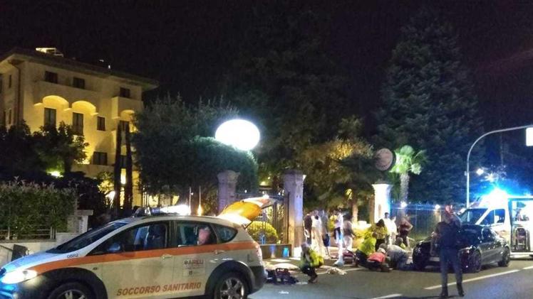 I soccorsi in viale Dal Molin domenica sera: sono gravi i due turisti