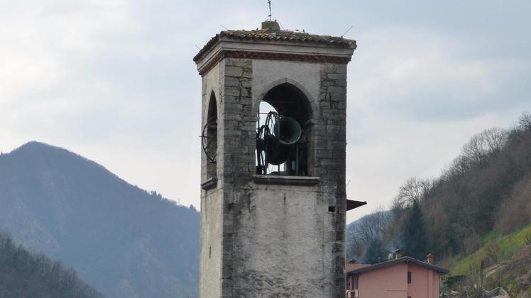 La strorica  torre campanaria nella frazione   Brozzo di Marcheno 