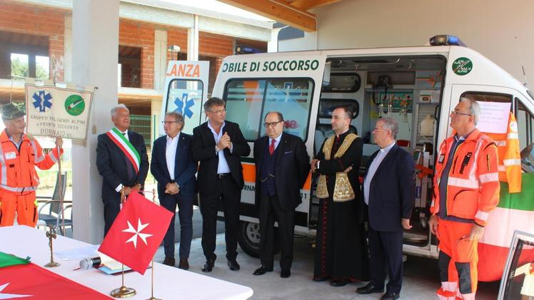 La cerimonia di consegna dell’ambulanza ai volontari bulgari