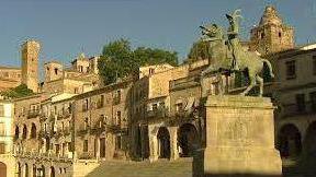Una veduta della piazza di Trujillo gemellata con Castegnato 