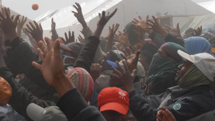 Migranti chiusi in un Tir in Libia