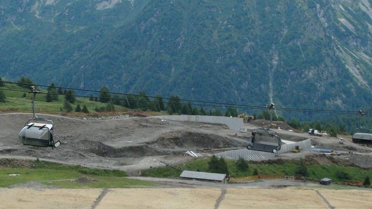 Il bacino artificiale in costruzione in località Valbiolo